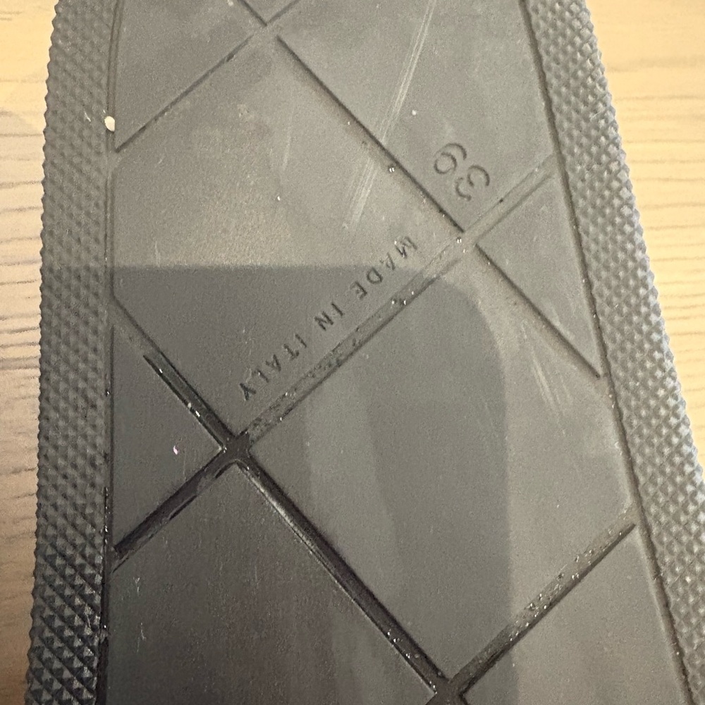 Bottega Veneta Black Quilted Sandals - Picture 9 of 11